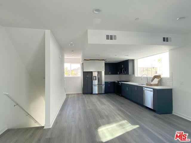 2927 1/2 Denby Ave - Photo 3 of 8