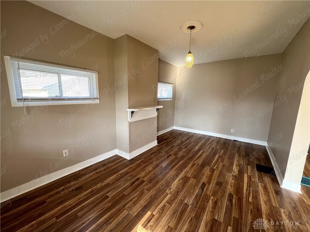 1325 Valley St - Photo 3 of 28