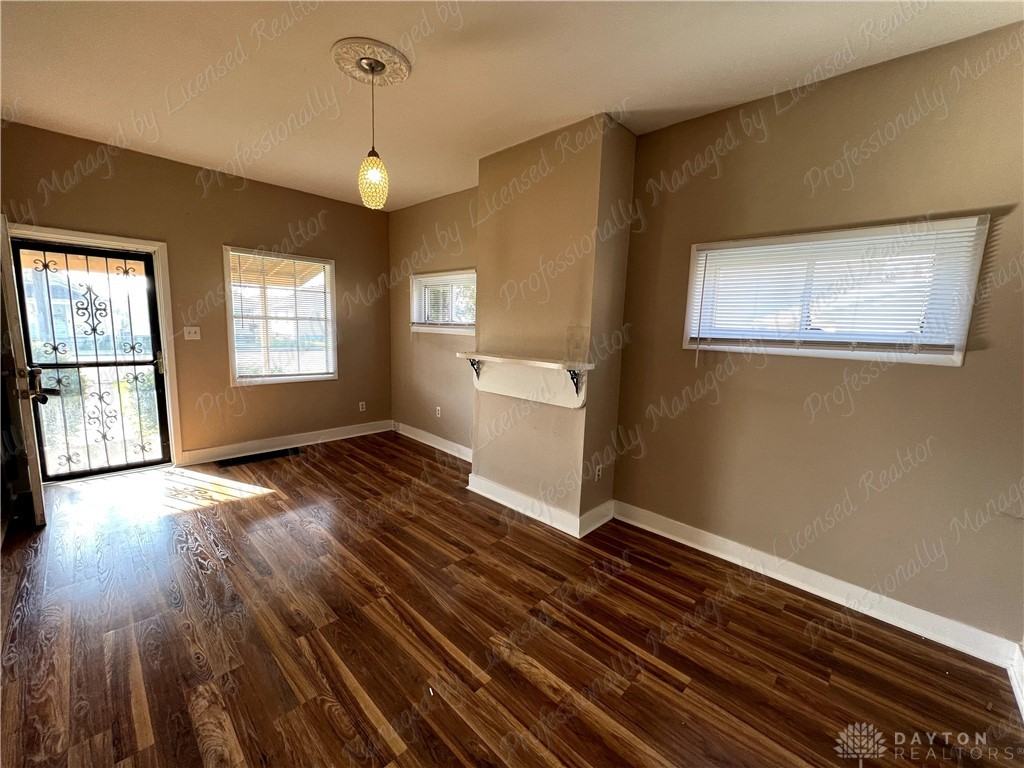 1325 Valley St - Photo 6 of 28