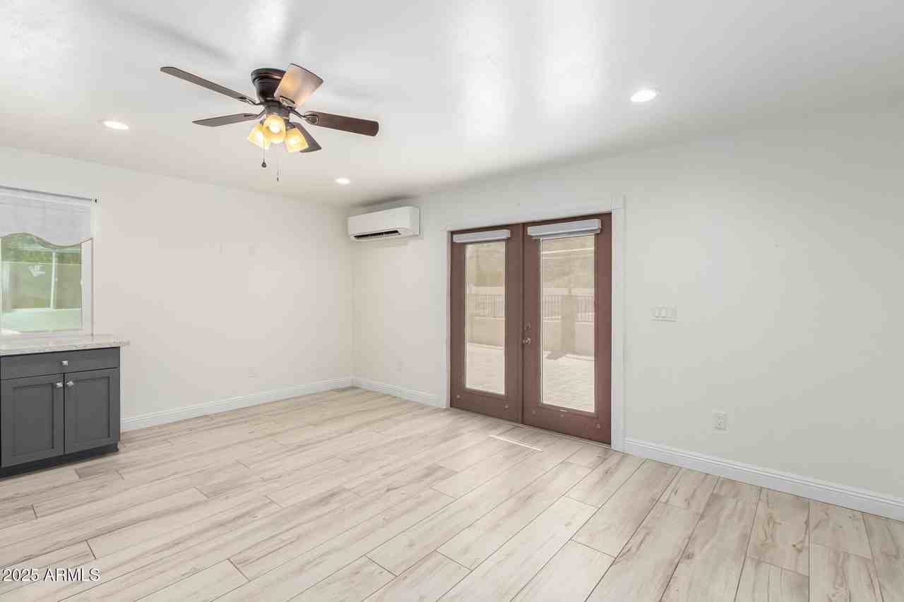 2056 West Dobbins Road - Photo 6 of 26