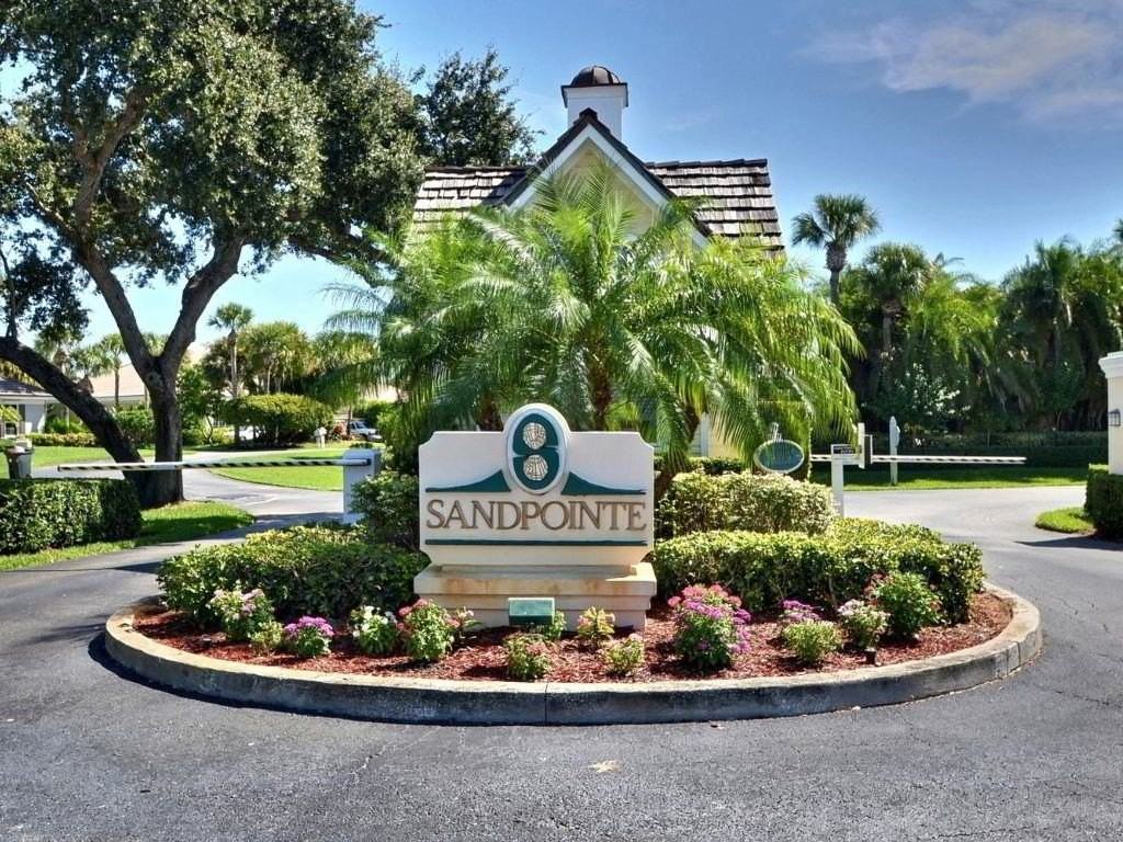 1839 East Sandpointe Lane - Photo 3 of 36