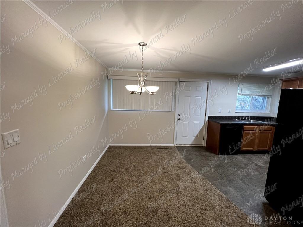 5239 Pocono Dr - Photo 7 of 20