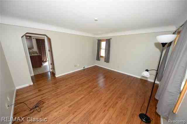 3534 Woodland Ave - Photo 4 of 11