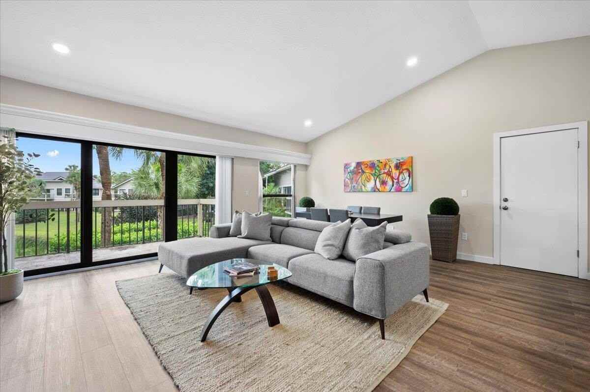 11863 Wimbledon Circle #542 - Photo 2 of 30