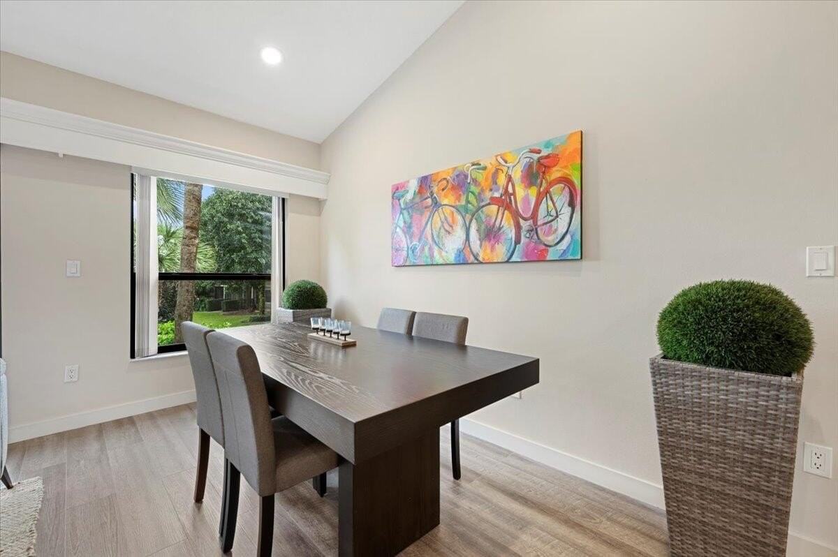 11863 Wimbledon Circle #542 - Photo 4 of 30