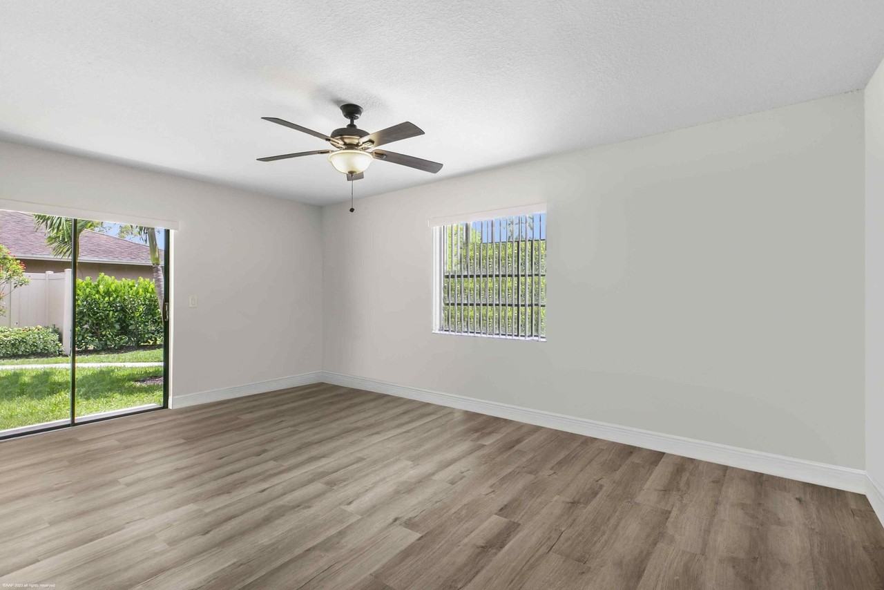 1120 Hyacinth Pl #1124 - Photo 7 of 16