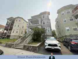 featured image of 21 Oakland Ave