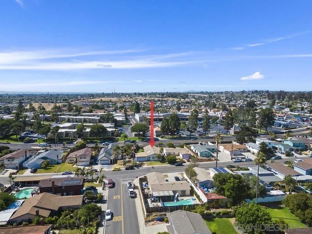 251 Sandstone St - Photo 3 of 15