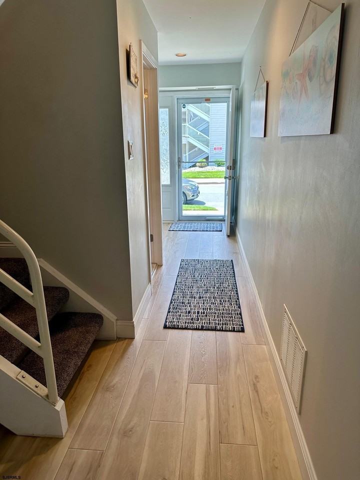 305 4th St S - Photo 5 of 45