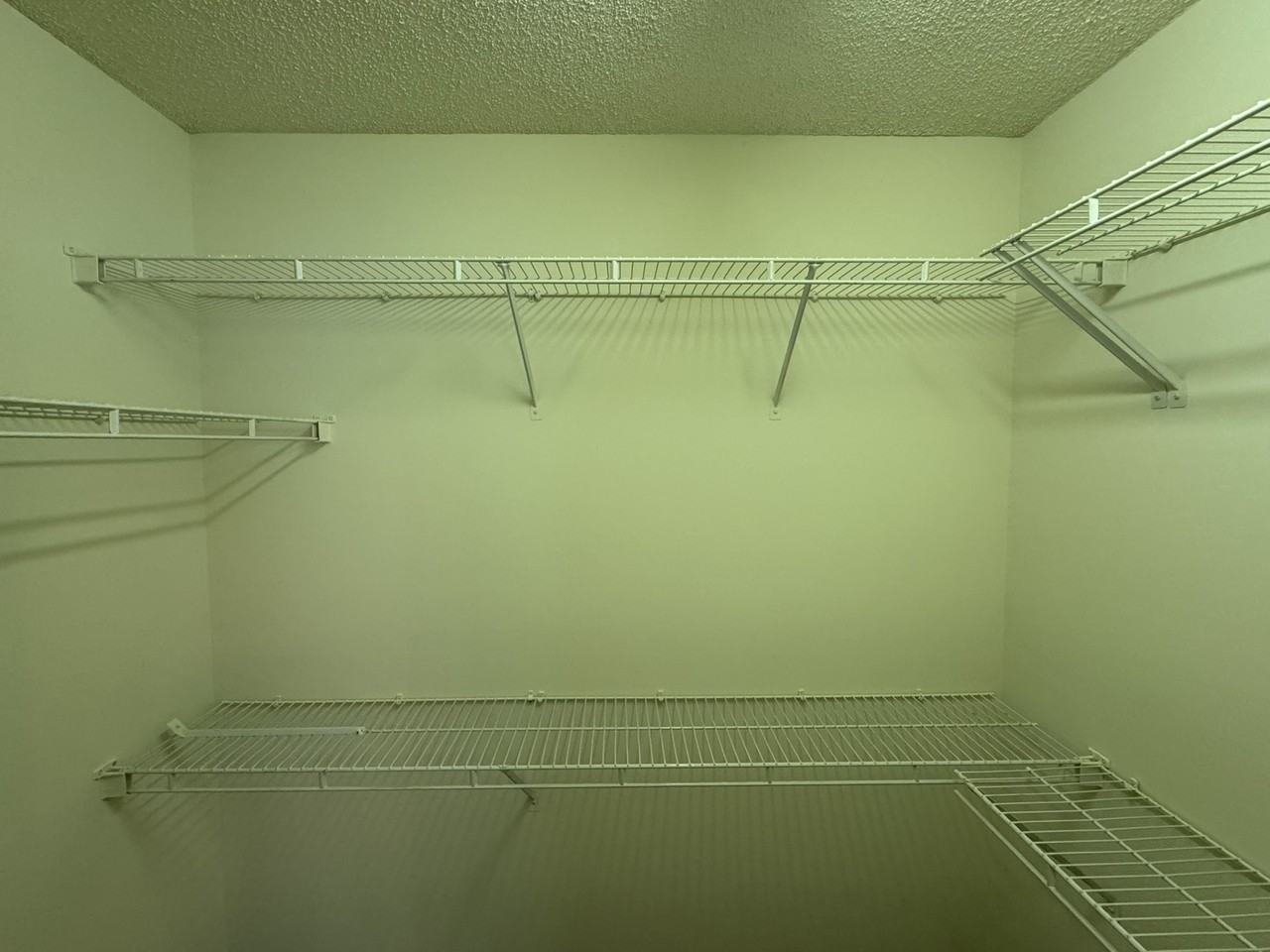 8419 Southgate Commons Dr - Photo 5 of 10