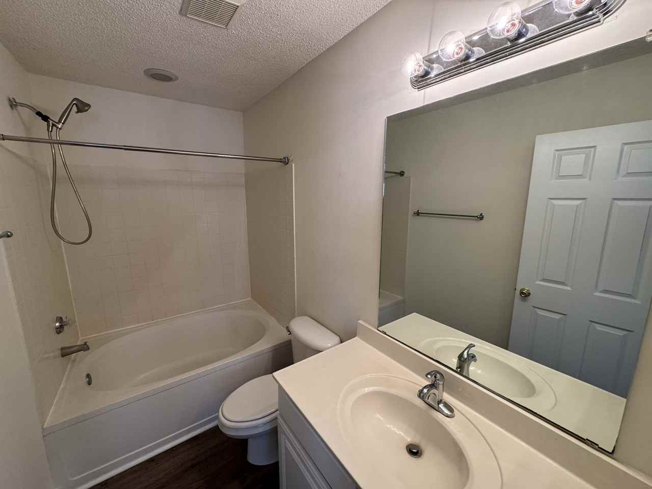 8419 Southgate Commons Dr - Photo 6 of 10