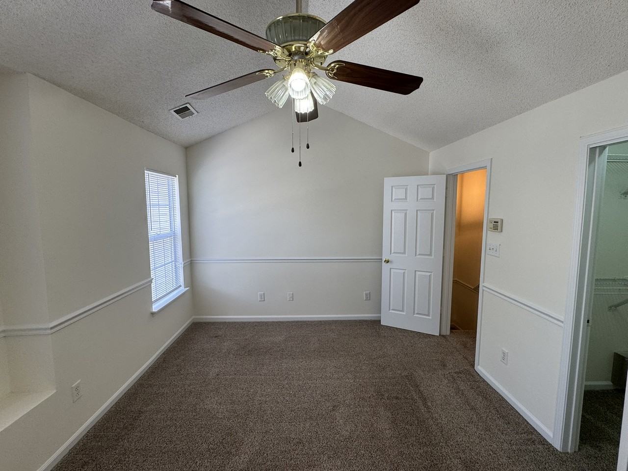 8419 Southgate Commons Dr - Photo 7 of 10