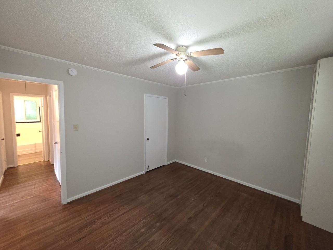 1444 Academy St - Photo 2 of 10