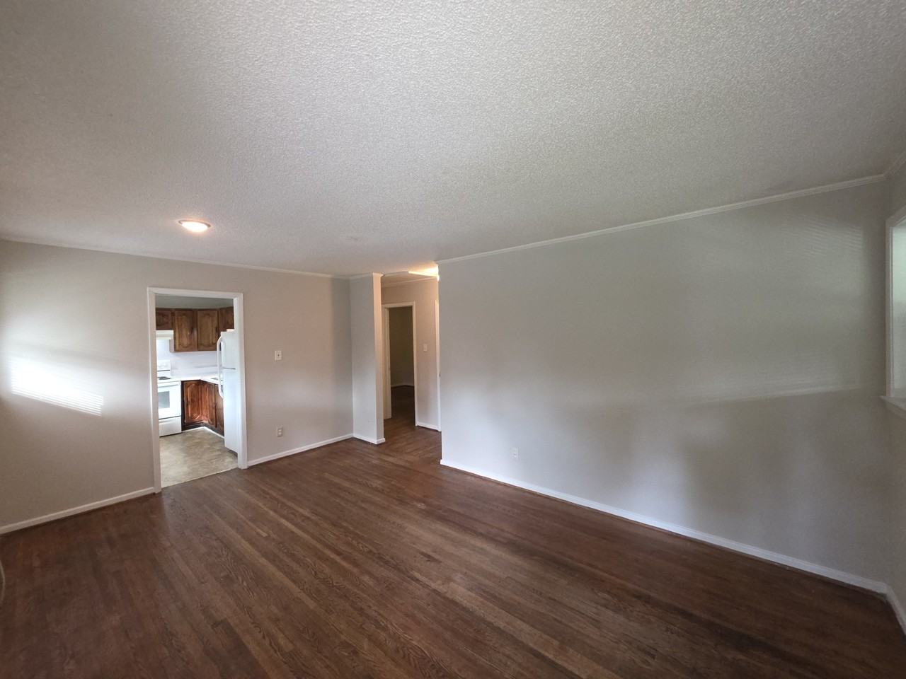 1444 Academy St - Photo 5 of 10