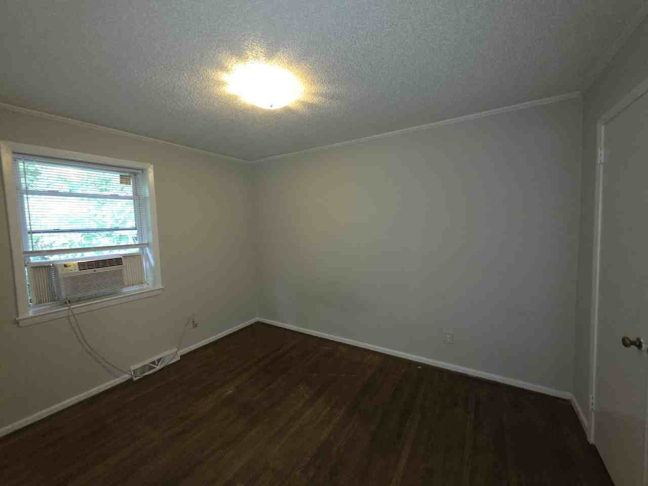 1444 Academy St - Photo 6 of 10