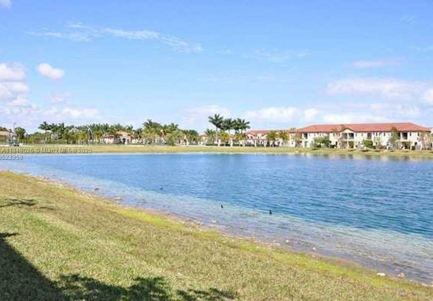 521 Ne 33rd Ter - Photo 2 of 8