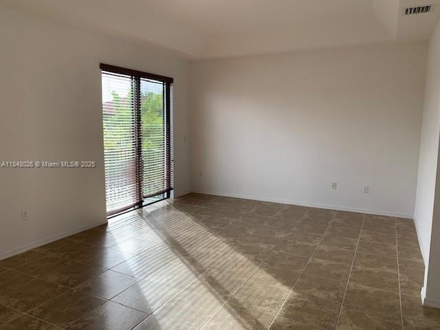 521 Ne 33rd Ter - Photo 5 of 8