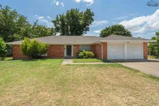 2406 Picadilly Ln - Photo 1 of 1