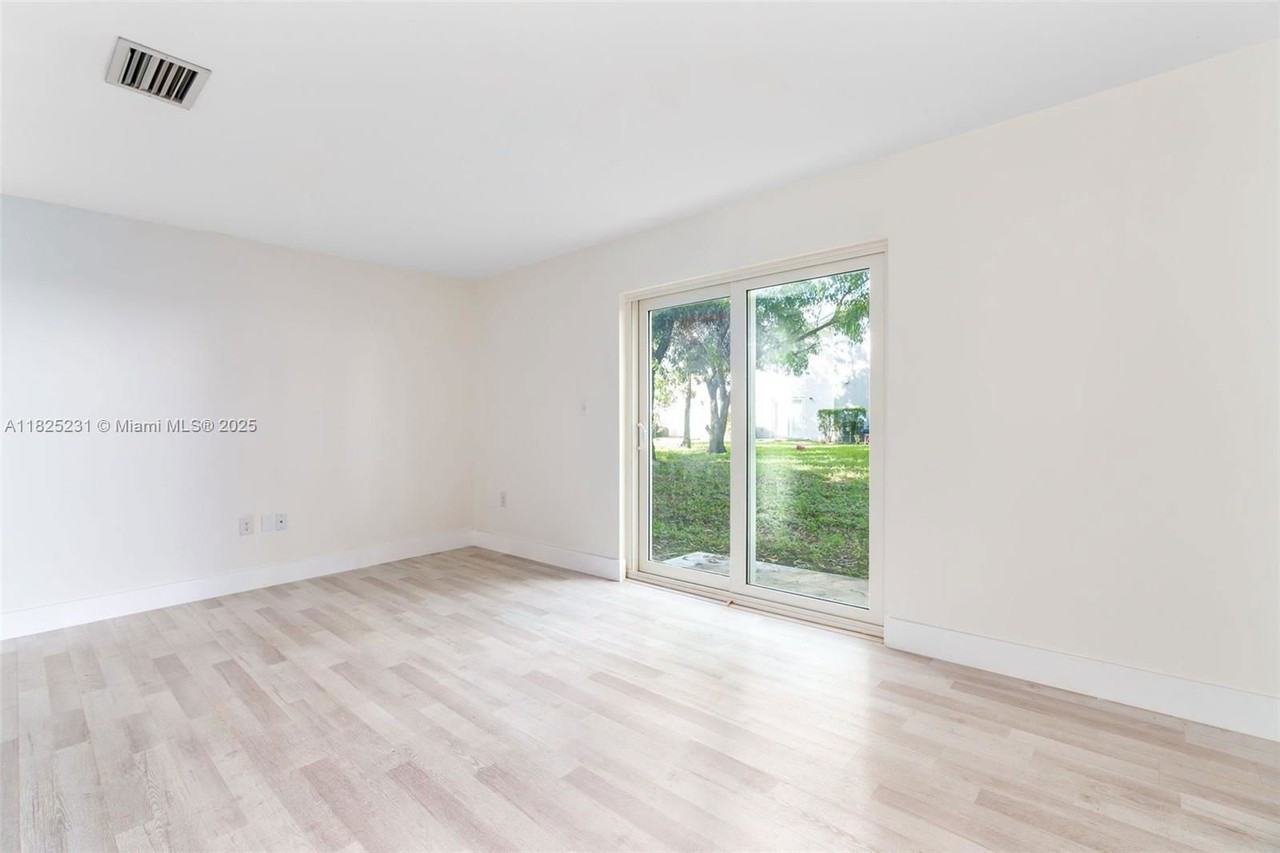 2771 Nw 191st Ter - Photo 3 of 8