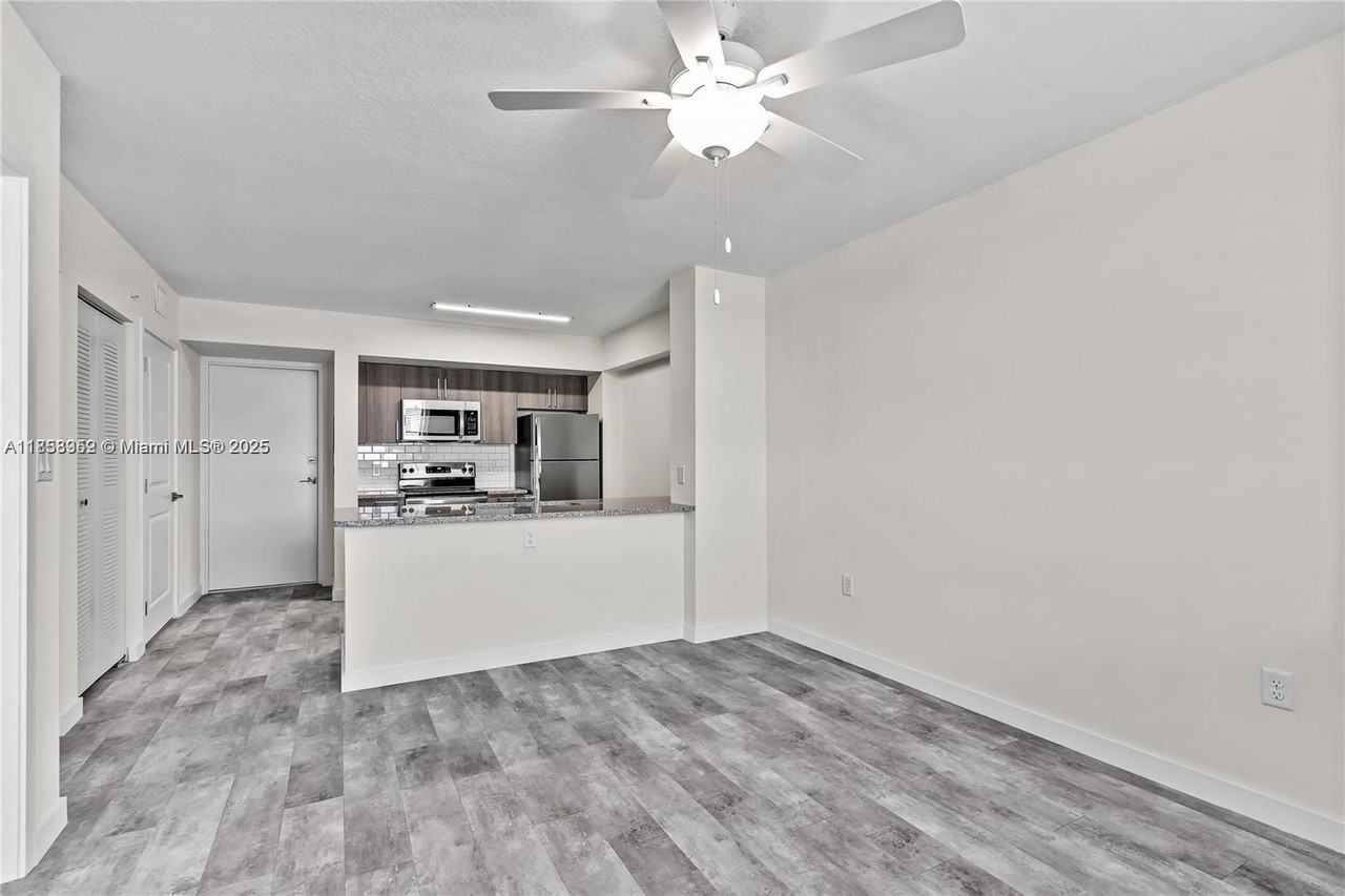 400 Northwest 112th Avenue #523 - Photo 3 of 8