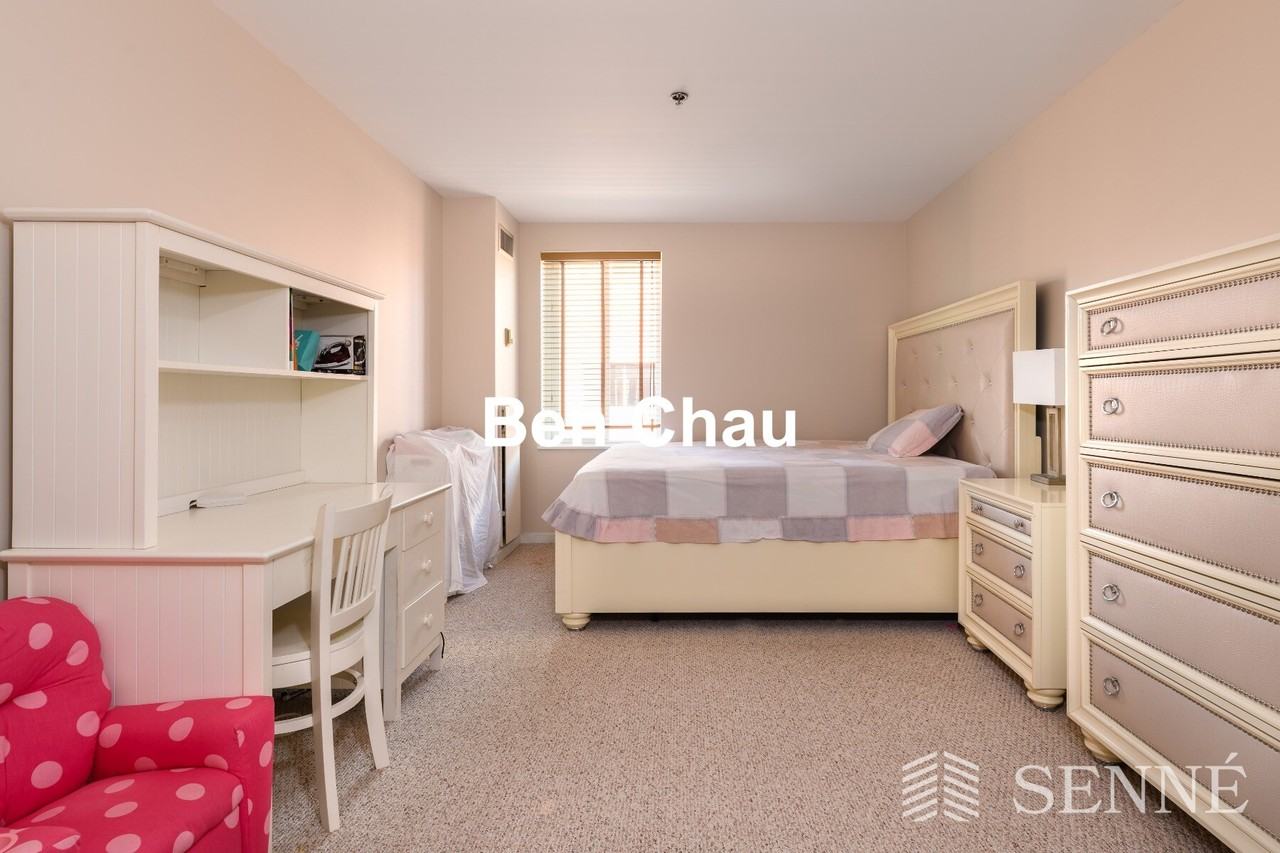 950 Massachusetts Ave #506B - Photo 5 of 17