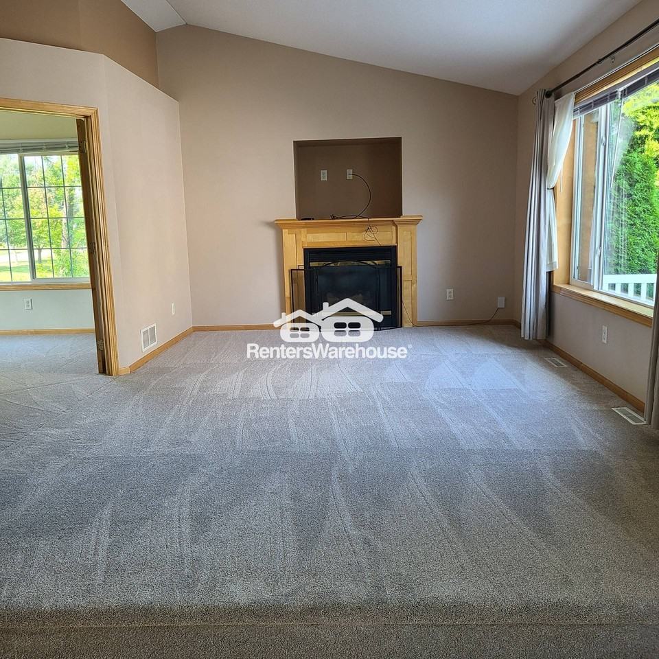 5543 Glenview Ln - Photo 3 of 17