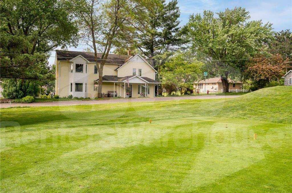 523 Moore St W - Photo 2 of 23