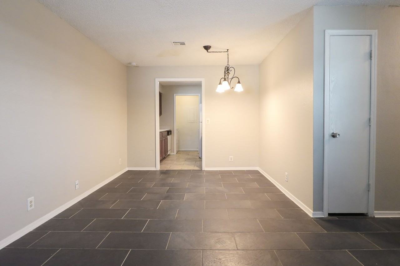2421 E 87th St #261 - Photo 3 of 14