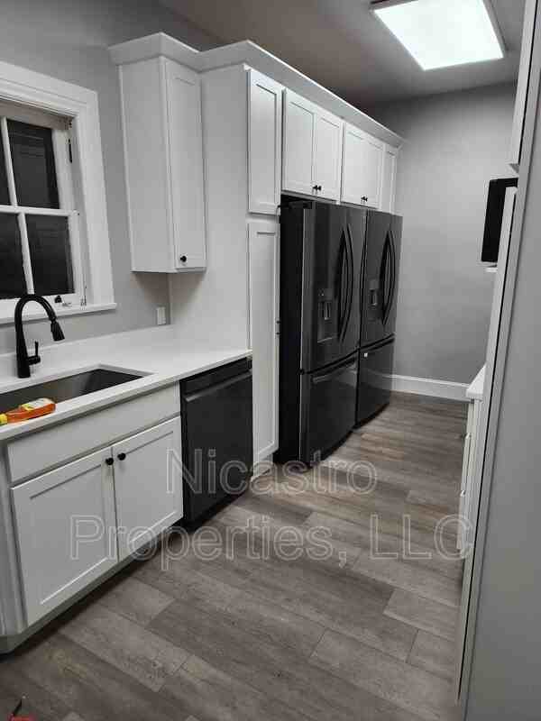 226 E 16th Ave - Photo 2 of 50