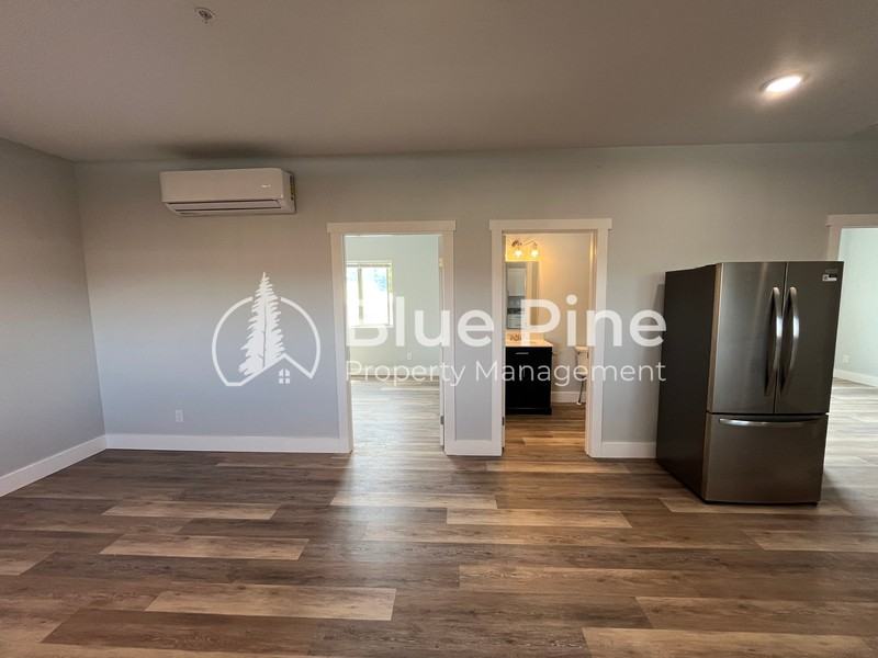 1444 E 17th St #2 - Photo 3 of 13