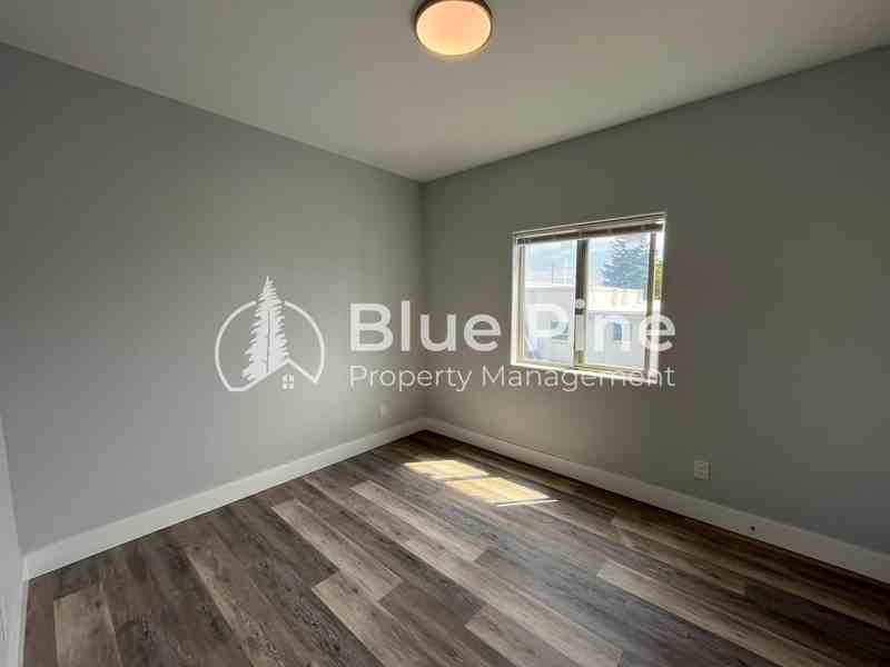 1444 E 17th St #2 - Photo 7 of 13