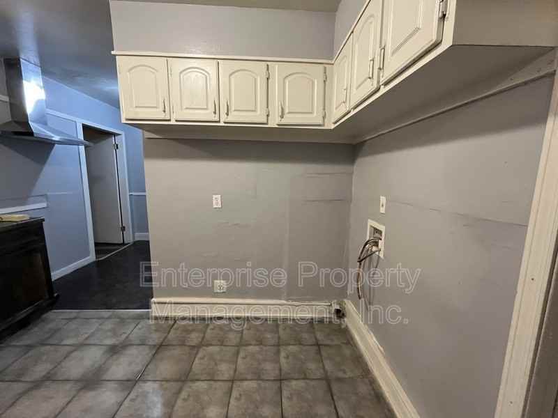 1848 Woodburn Drive - Photo 7 of 25