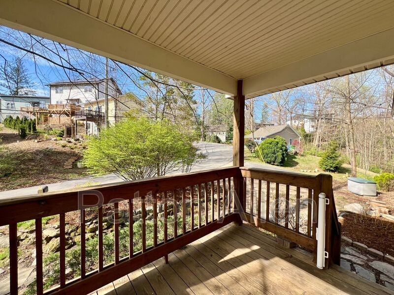 430 Riverview Dr - Photo 2 of 25