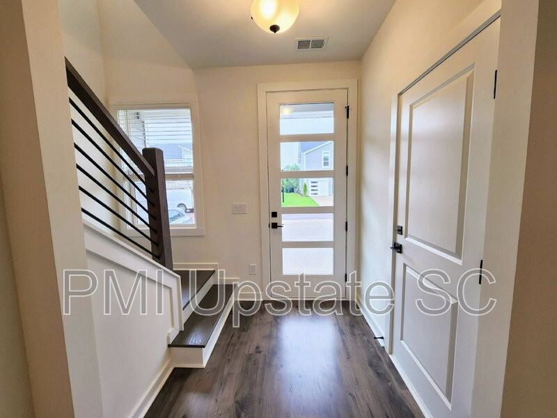 1283 Westgate Village Dr - Photo 5 of 43
