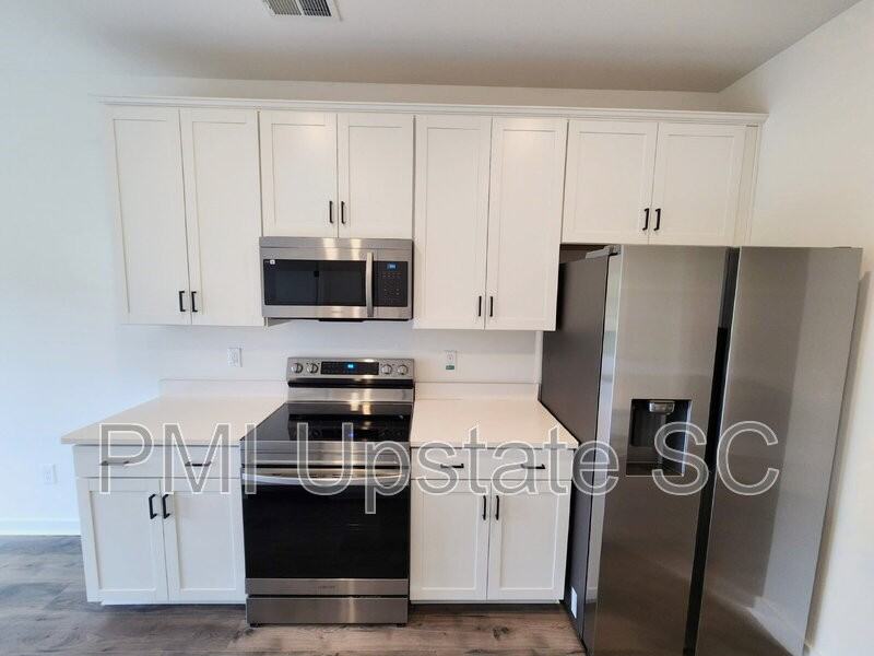 1283 Westgate Village Dr - Photo 6 of 43