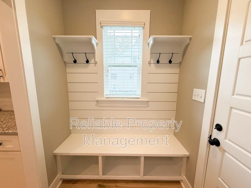 945 Lynch Rd - Photo 7 of 25