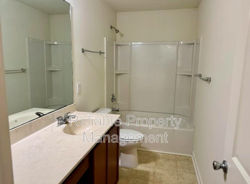 944 Avondale Dr - Photo 5 of 16