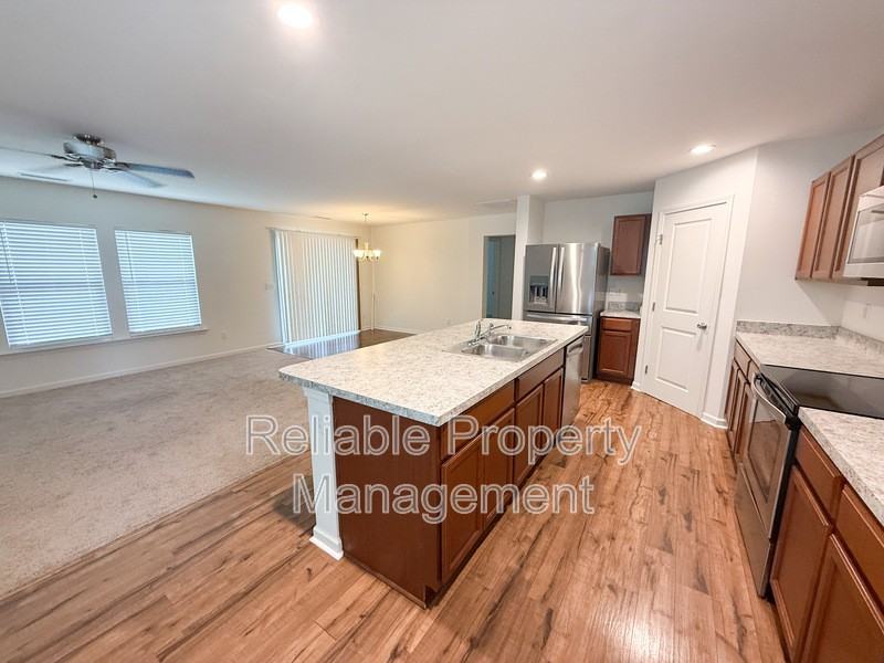 944 Avondale Dr - Photo 7 of 16