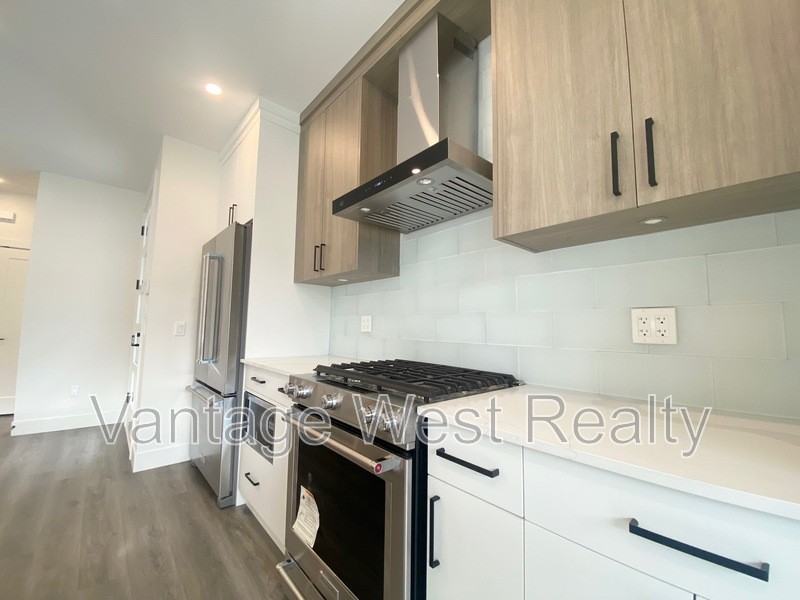 400 Morrison Ave #2 - Photo 5 of 43