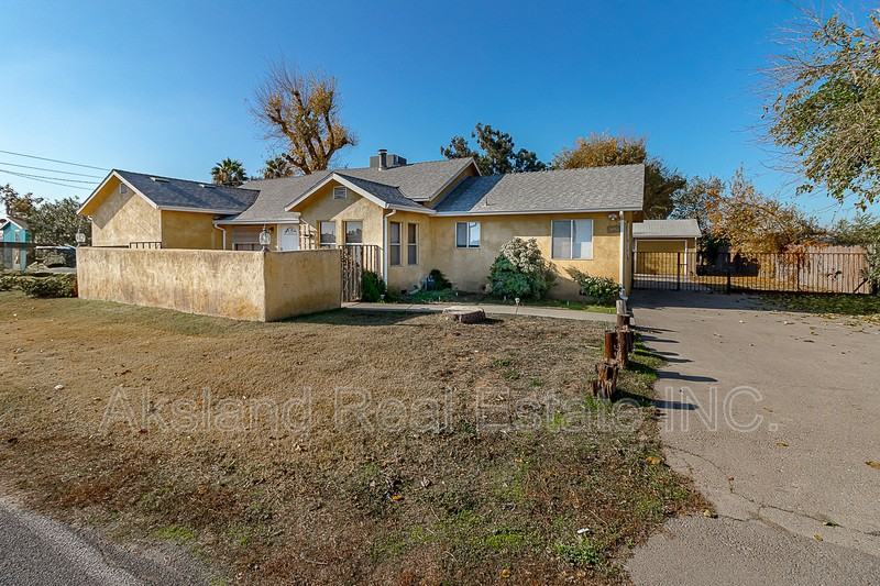 7937 S Endow Rd - Photo 2 of 38