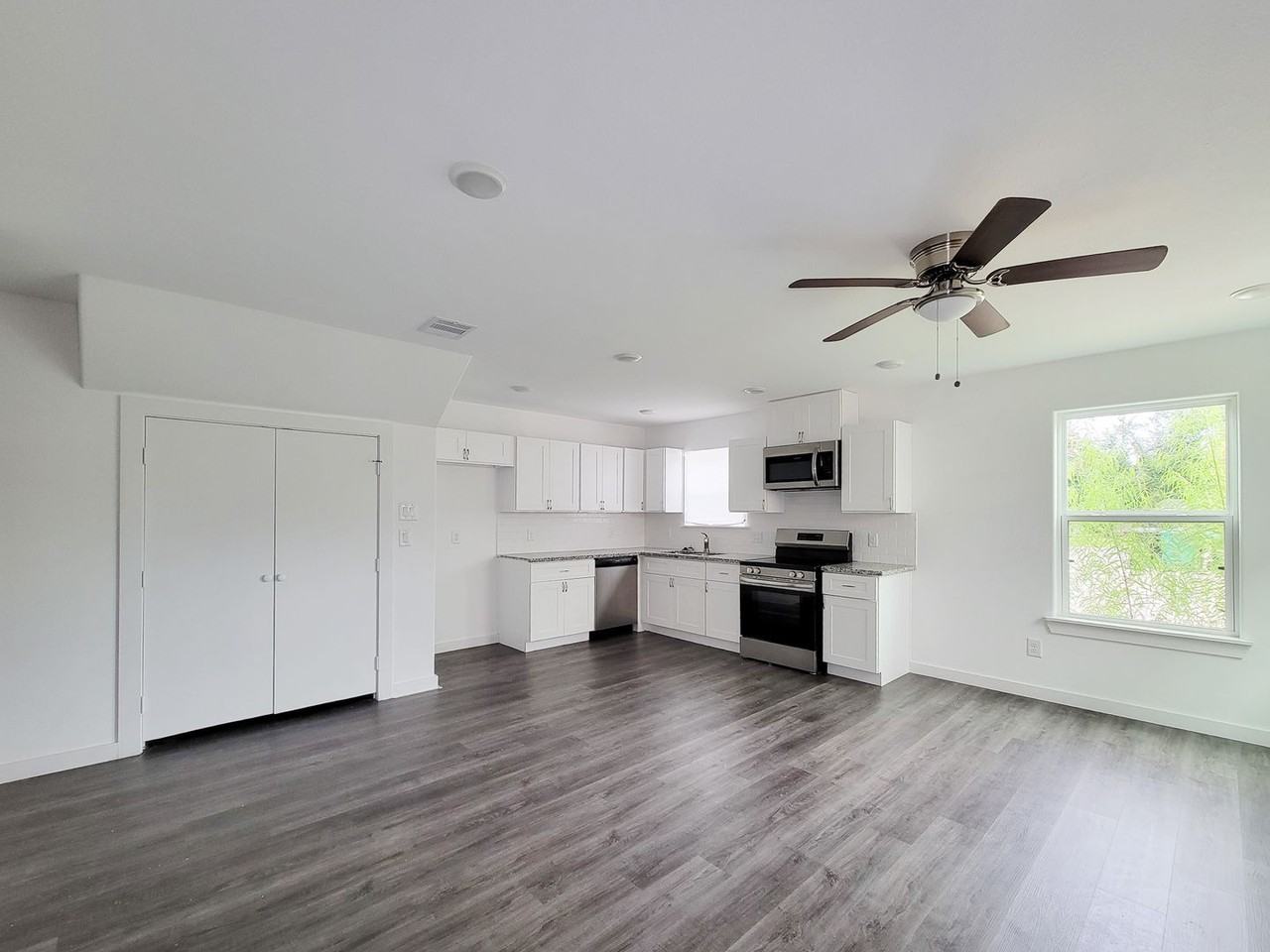 8122 Sterlingshire St #A - Photo 3 of 25