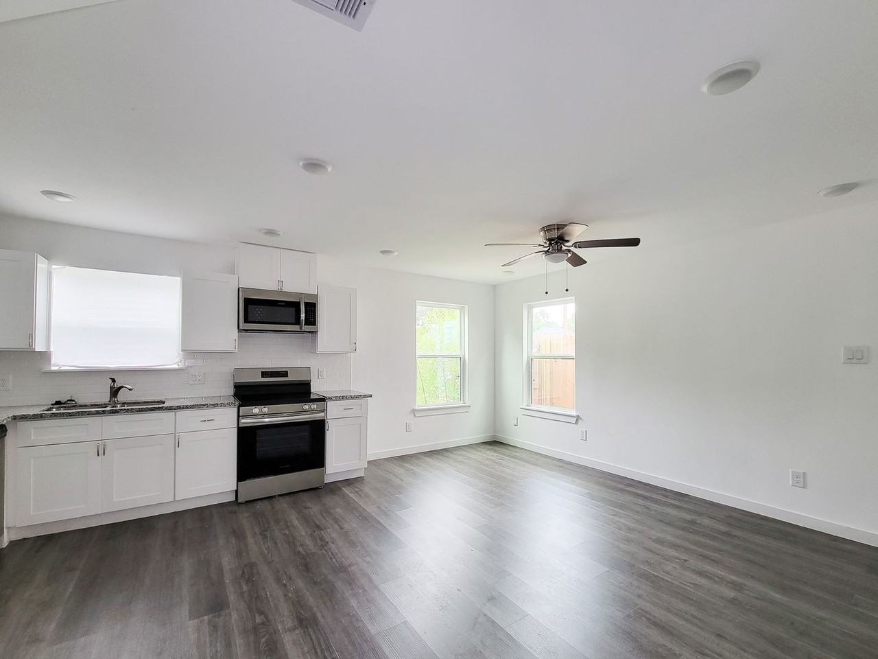 8122 Sterlingshire St #B - Photo 3 of 30