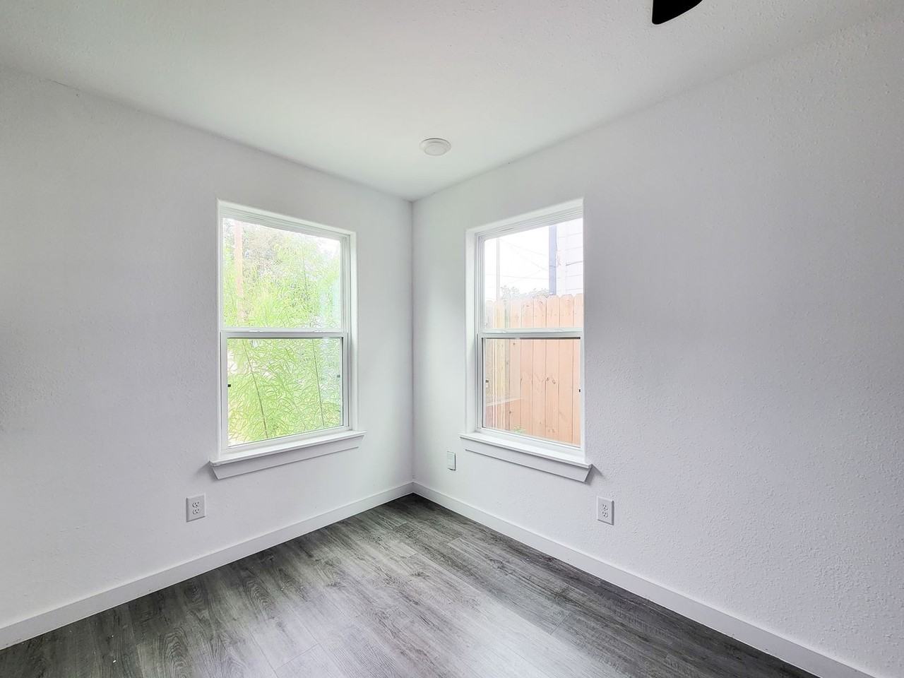 8122 Sterlingshire St #B - Photo 5 of 30