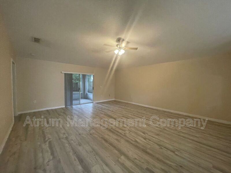 4670 Elena Way - Photo 4 of 39