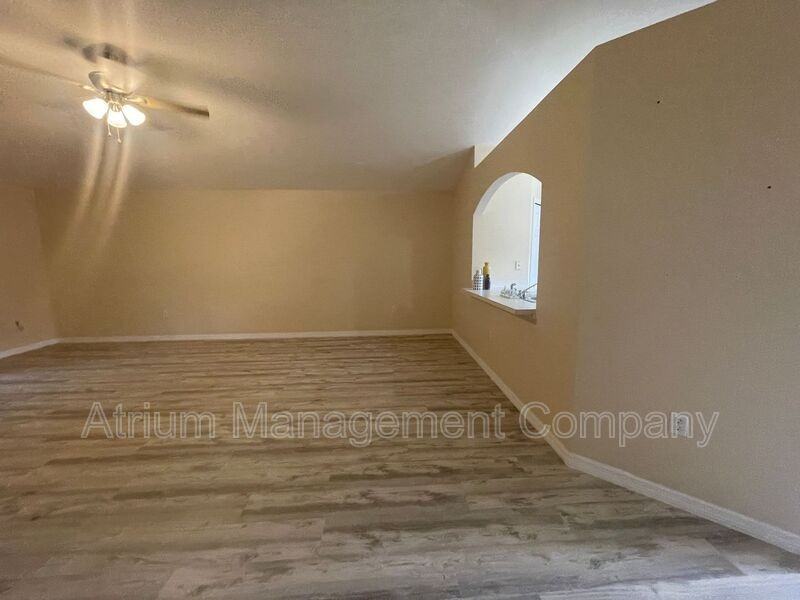 4670 Elena Way - Photo 5 of 39