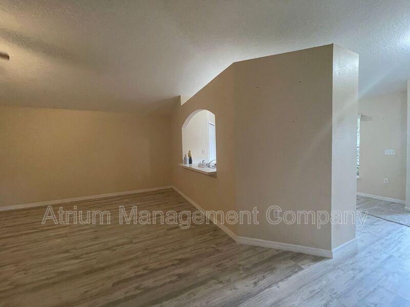 4670 Elena Way - Photo 6 of 39