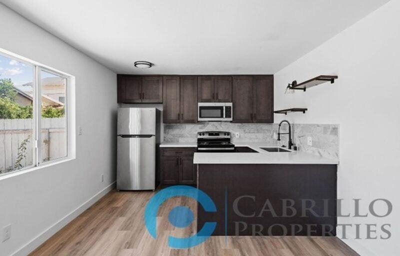 207 E 1st St #A - Photo 2 of 19