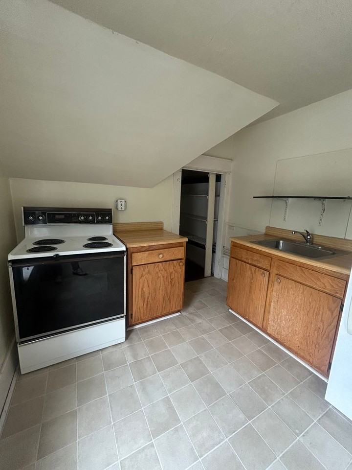 426 S Atherton St Uppr - Photo 5 of 22