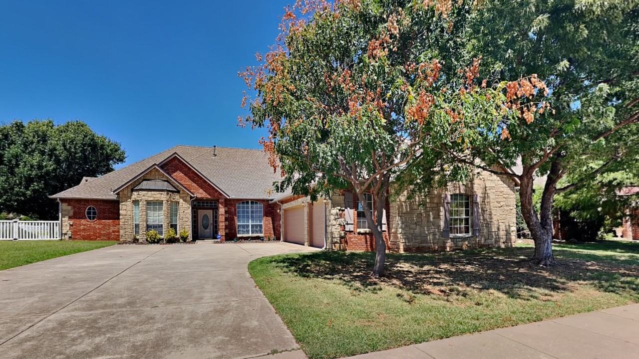 16521 Fenwick Blvd - Photo 2 of 32