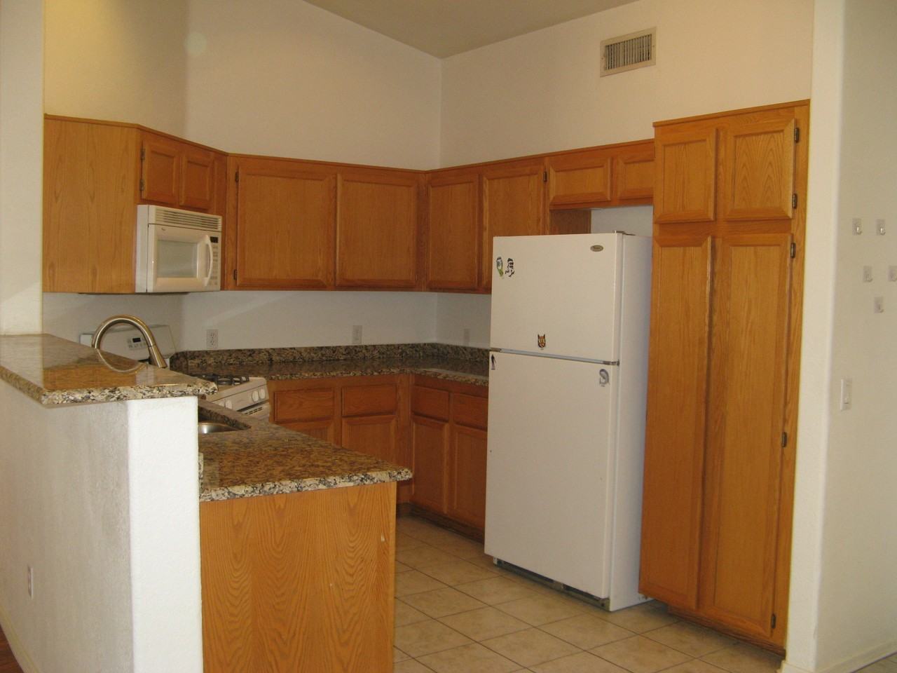 8536 W Dahlia Dr - Photo 3 of 22